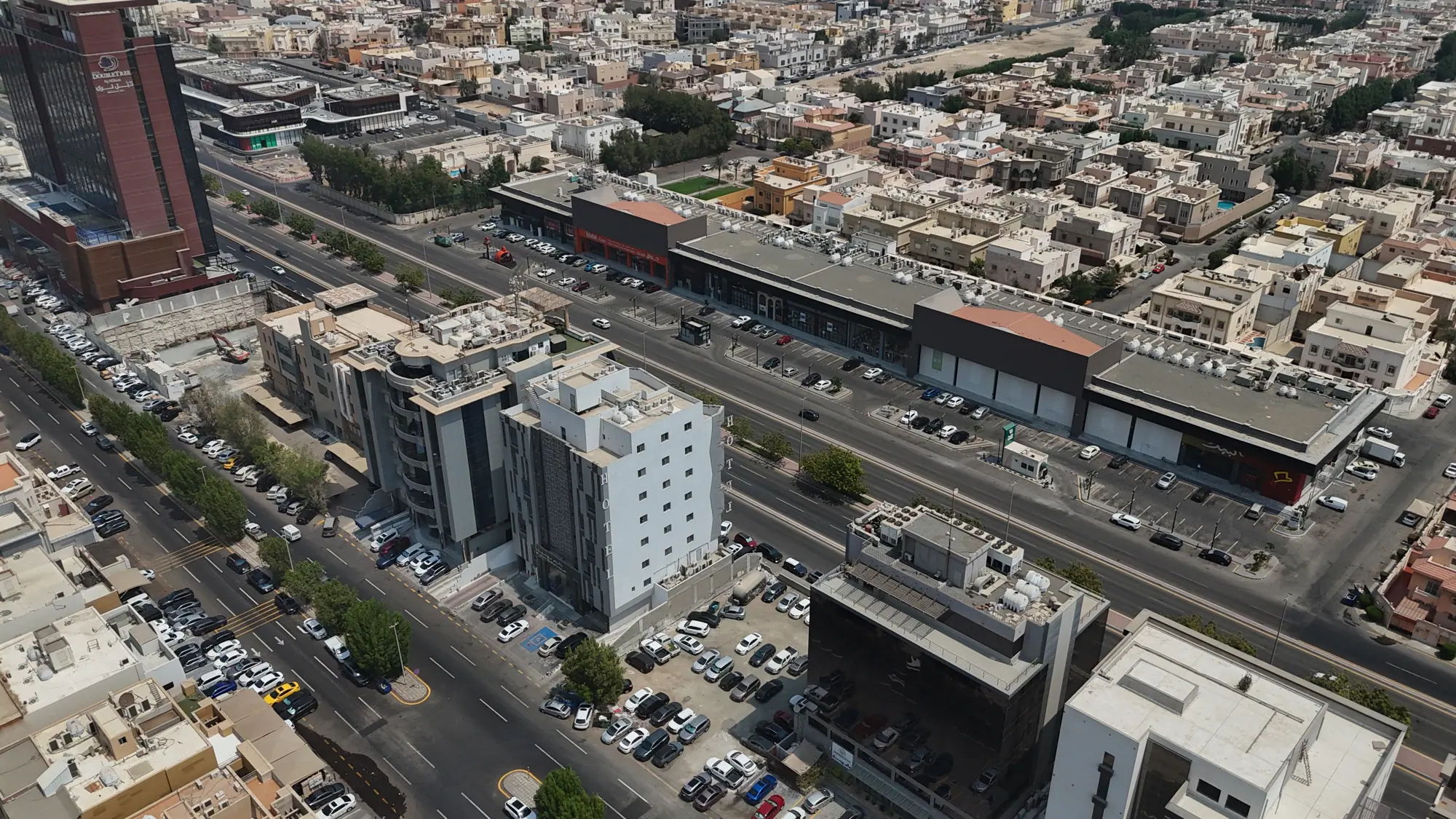 Amwaj Al Gharbiya auction — campaign photography